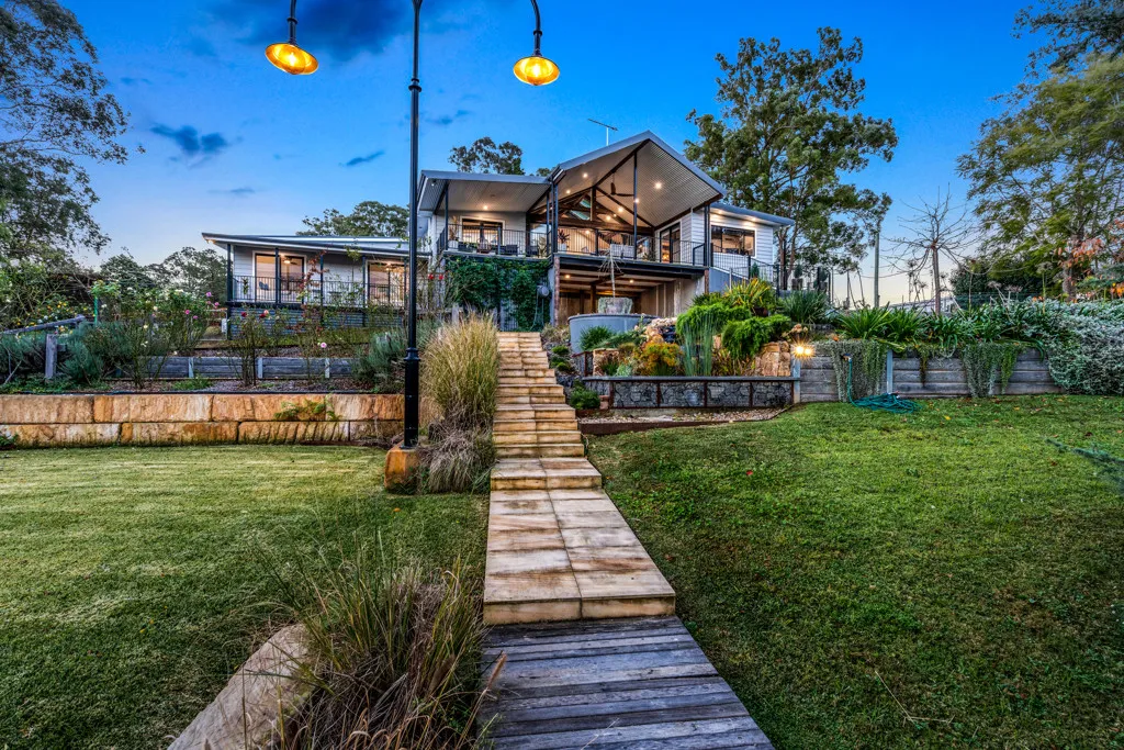 Bespoke Family Acreage Blends Design, Comfort and Lifestyle in Kurmond