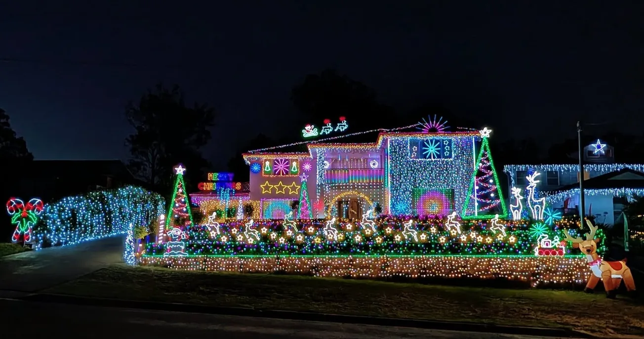 Christmas Lights Shine Bright in the Hawkesbury